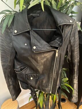Zara Black Leather Biker Jacket with Quilted Sleeves